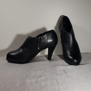 Cynthia Rowley Ankle Boots w/heels side zip